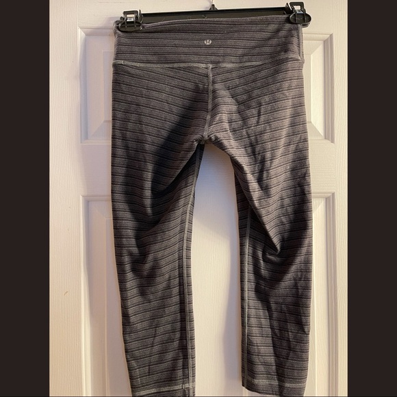 Lululemon wunder under crops - Picture 3 of 3